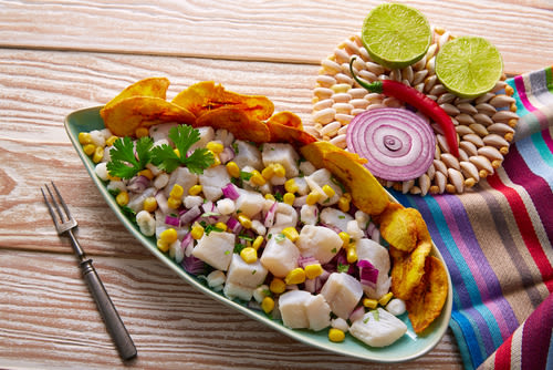 Ceviche with fried bananas 