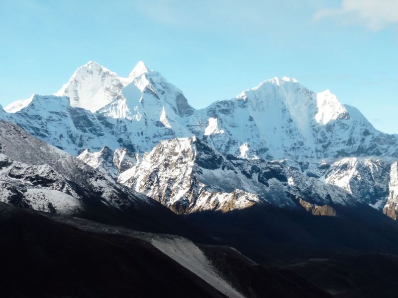 Amazing snow covered peaks on the Everest Base Camp Trek
