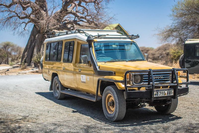 Yellow sfarai vehicle