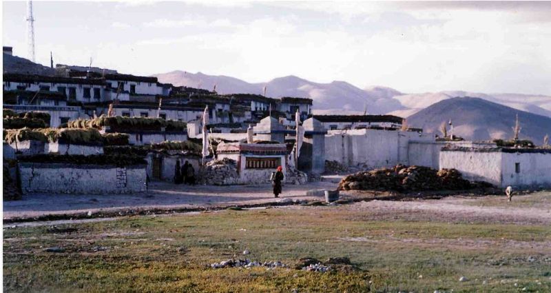 Tingri town, Tibet. 1993 John Hill attrib.
