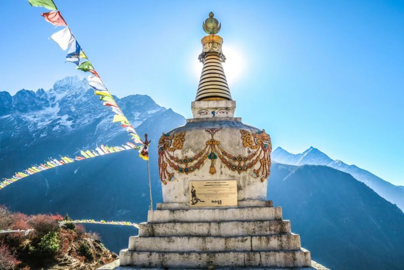 A traditional buddhist statue in Nepal on the Annapurna Circuit Trek