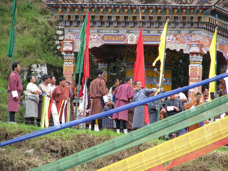 800px-Archery_Tournament_Lhuentse_Bhutan.jpg