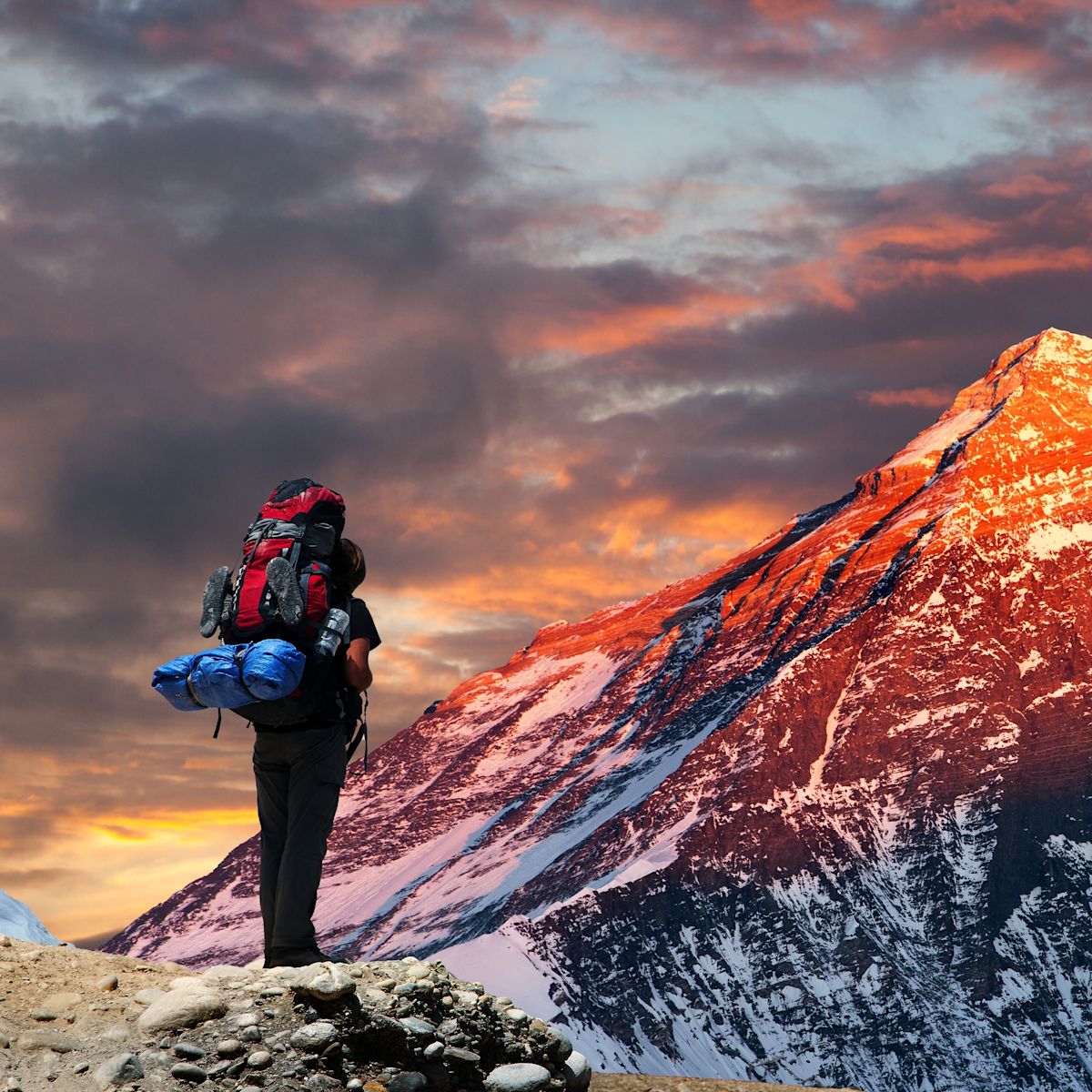 Pur. View of Mount Everest from Gokyo valley