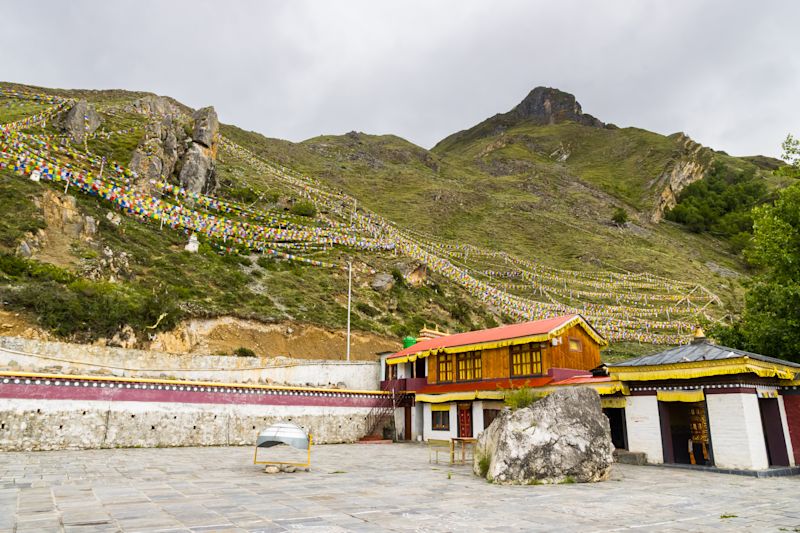 Jomsom temple and prayer flags, Annapurna Circuit, Nepal