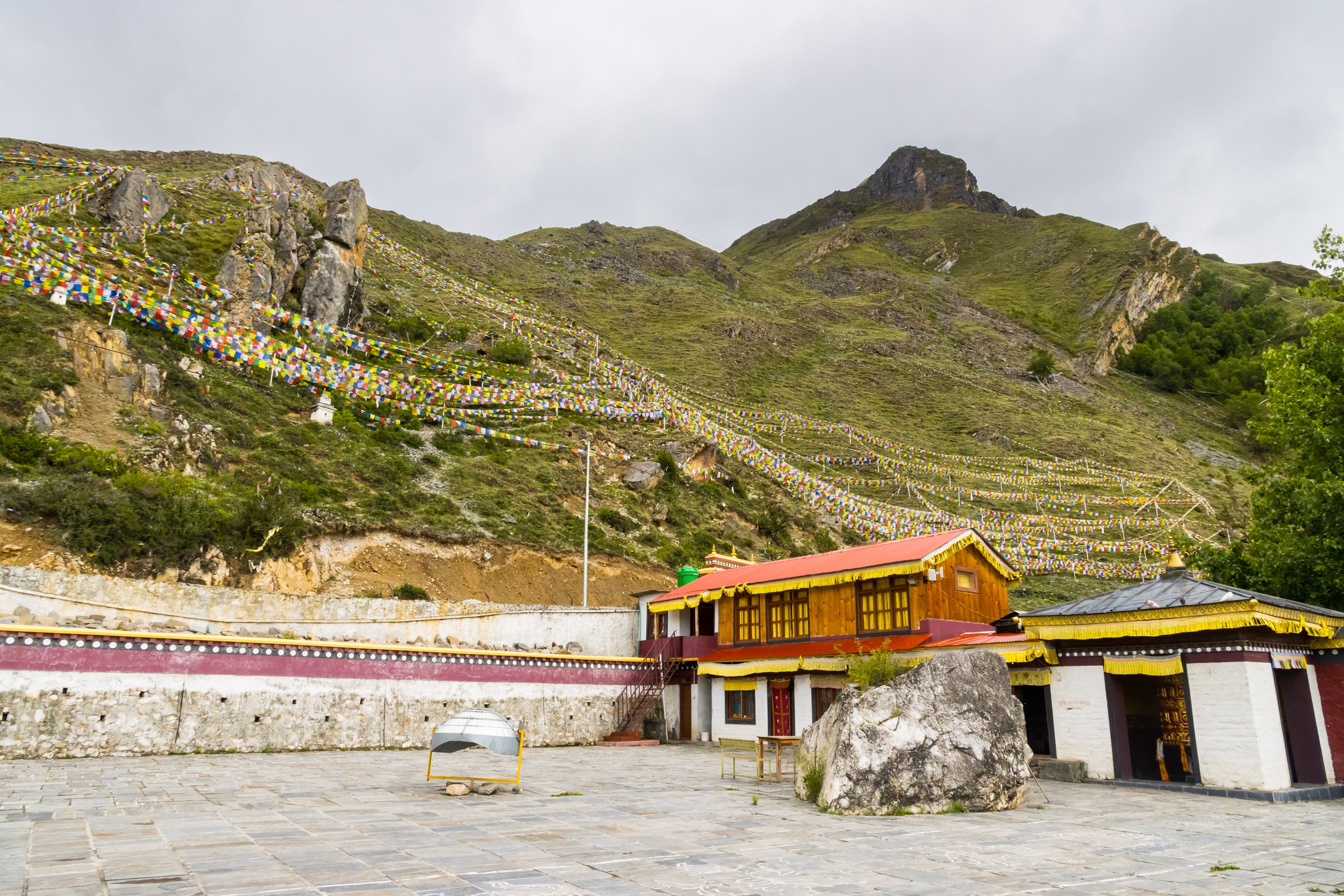 Jomsom temple and prayer flags, Annapurna Circuit, Nepal