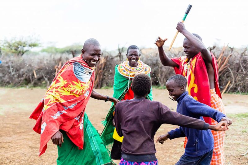 Maasai_family_dancing_Tanzania2-1024x682.jpg