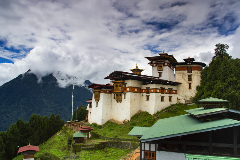 Gasa Dzong, Locally known as the Tashi Thongmon Dzong, the fortress served as a defending barrack in the 17th century