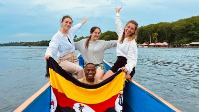 Elena, Beatriz & Sophie with guide Simon in Uganda boat ride on Nile River near Jinja