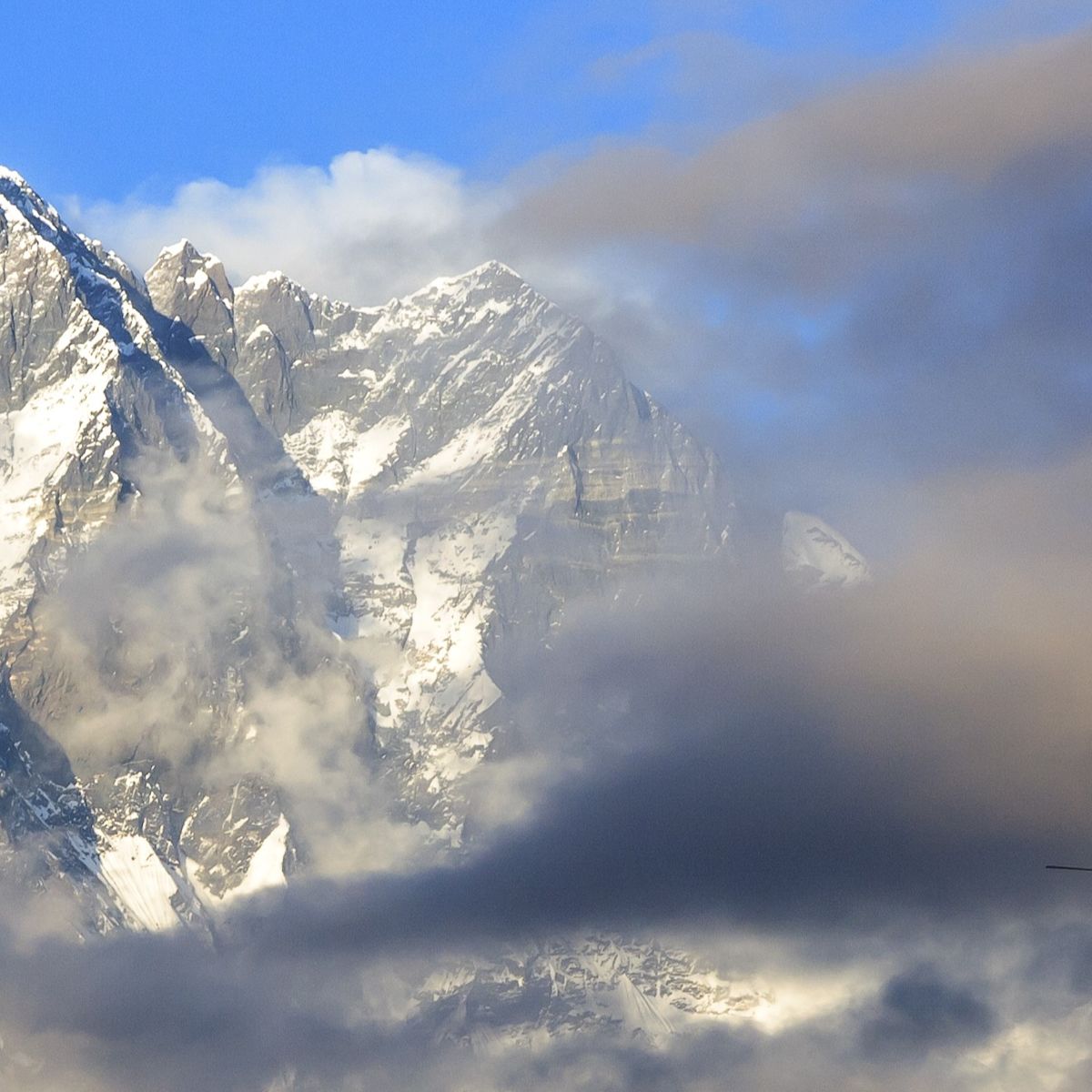 Pur. Helicopter and Lhotse mountain Everest Base Camp trek