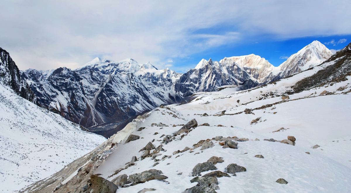 Larkya La Pass mountains