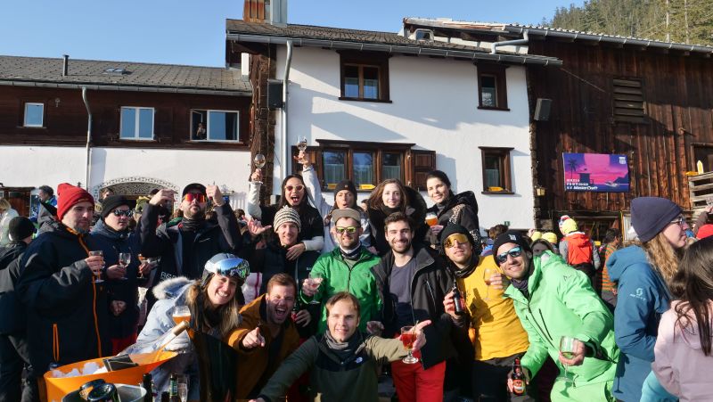 ski weekend - group - party