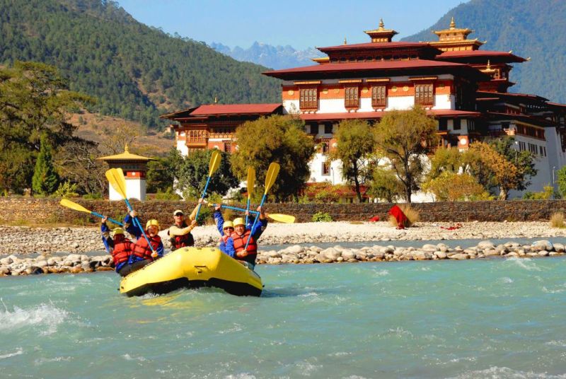 Punakha Dzong and river, explore Bhutan