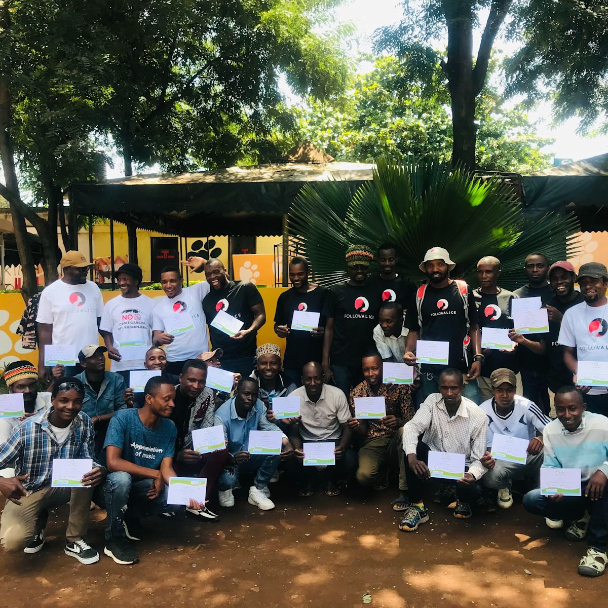 LNT Workshop FA group photo with certificates