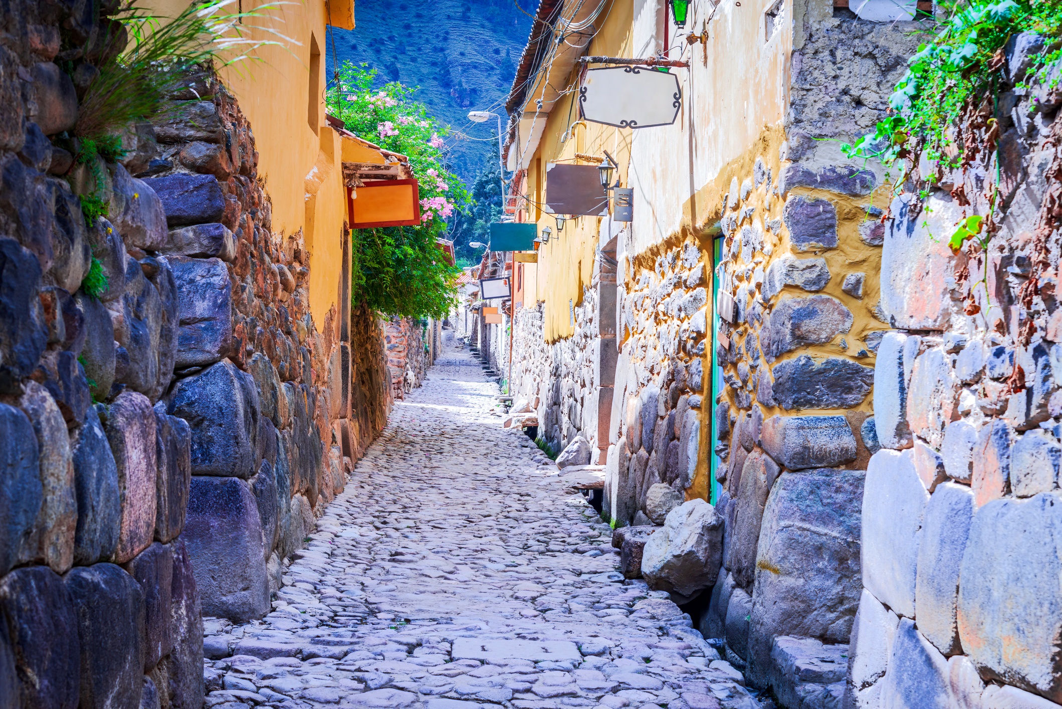Ollantaytambo side alley, Sacred Valley, Peru