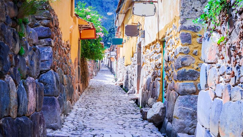 Ollantaytambo side alley, Sacred Valley, Peru