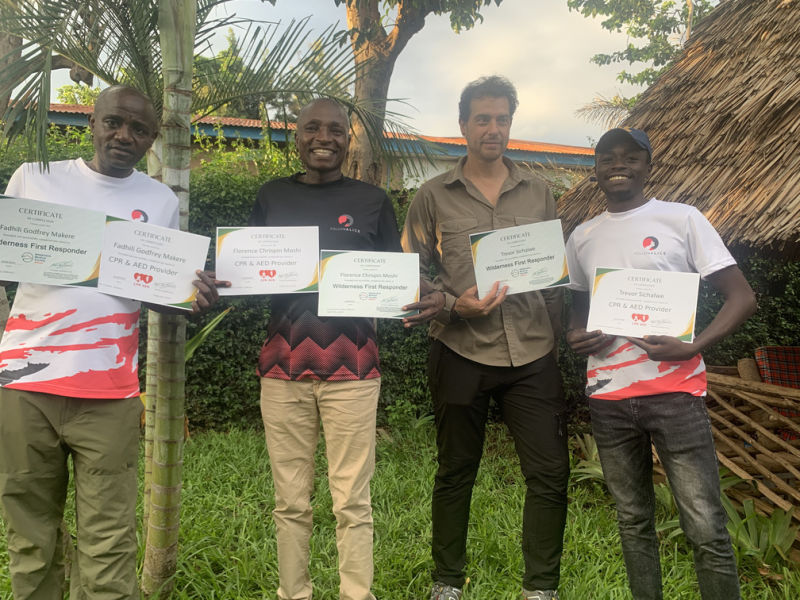 Crossmang, Florence and Trevor WFR wildlife first responder training certificates group pic FA May 2023 Kilimanjaro (2)