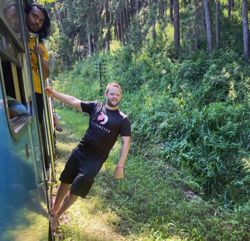 joel hangingn out of train in Sri Lanka