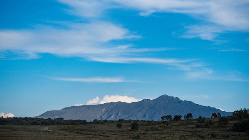 hells-gate-national-park-mountains