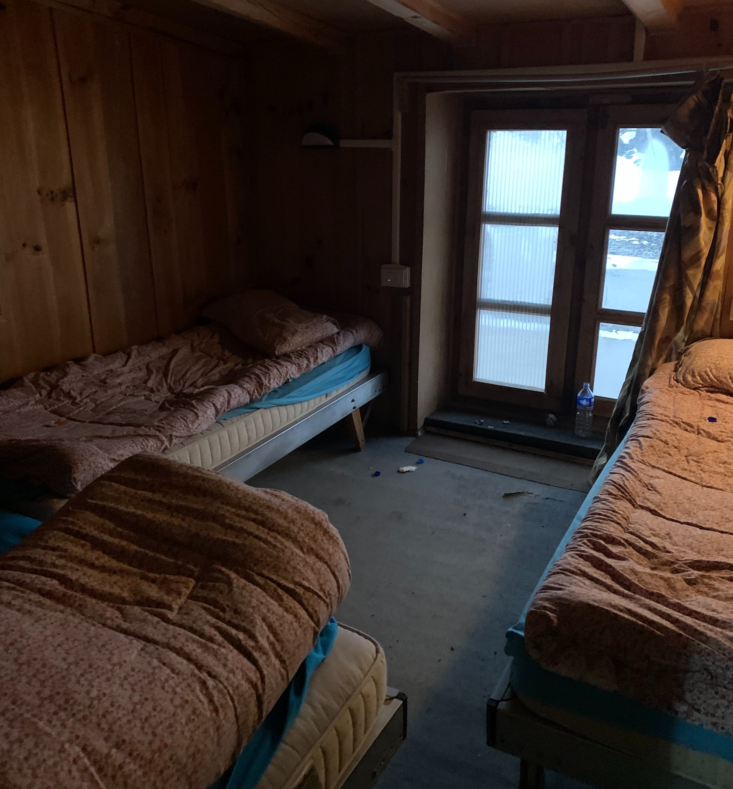 Ours. teahouse bedroom EBC trek Nepal