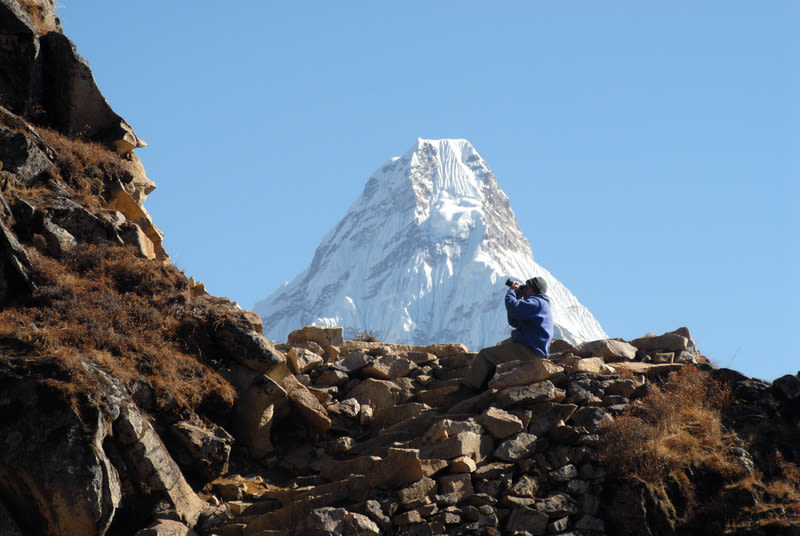 EBC trek, Ama Dablam, man photographing