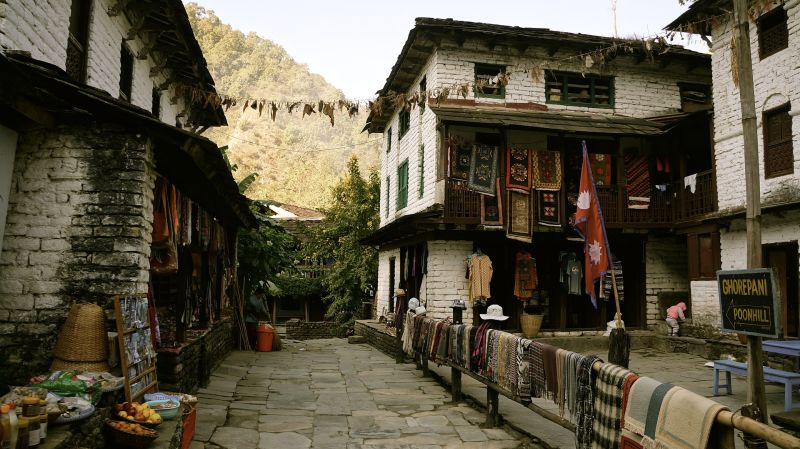nepal-Annpurna-village-street