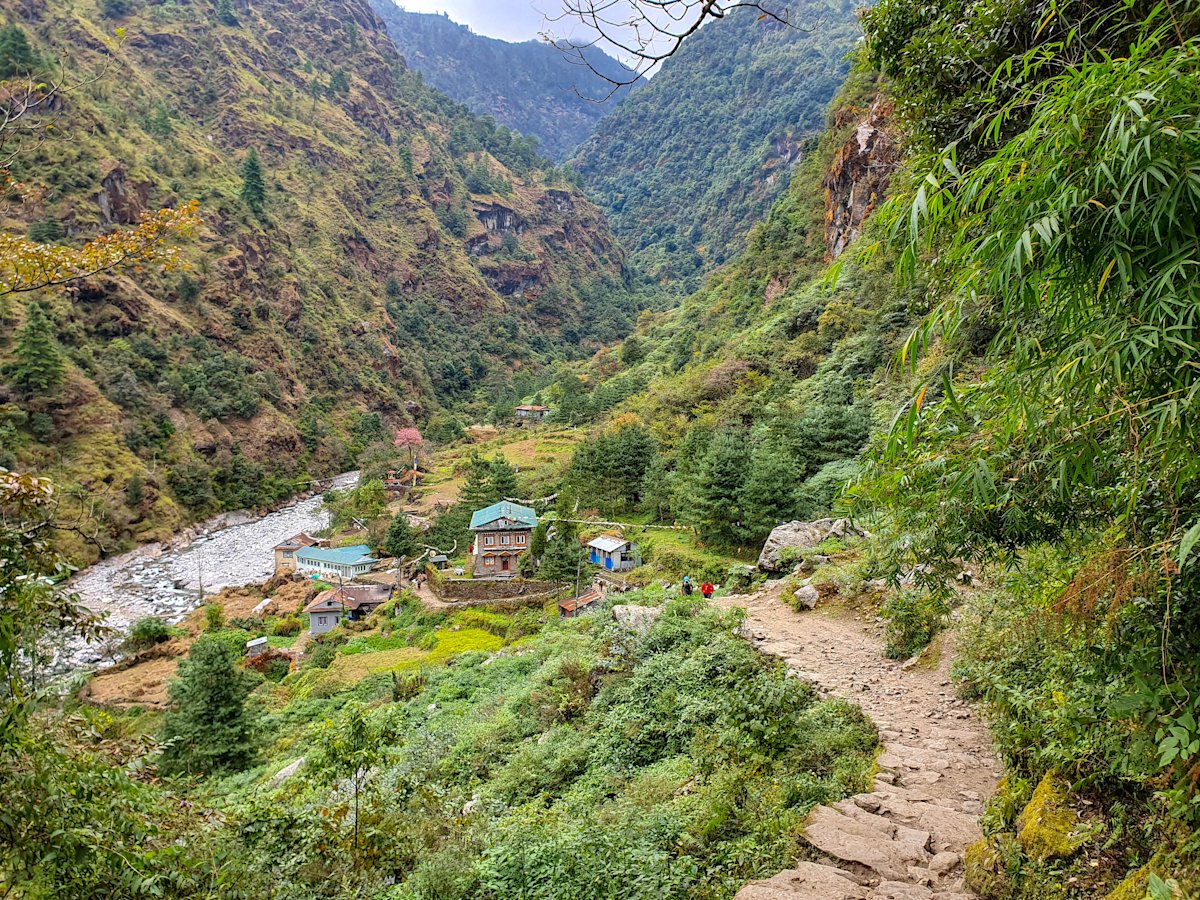 Pur. Surke village near Dhud Kosi river en route to Phakding, Everest Base Camp