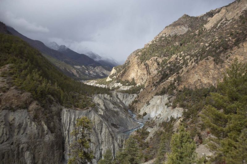 Mountains and river in Manang, Annapurna Circuit route