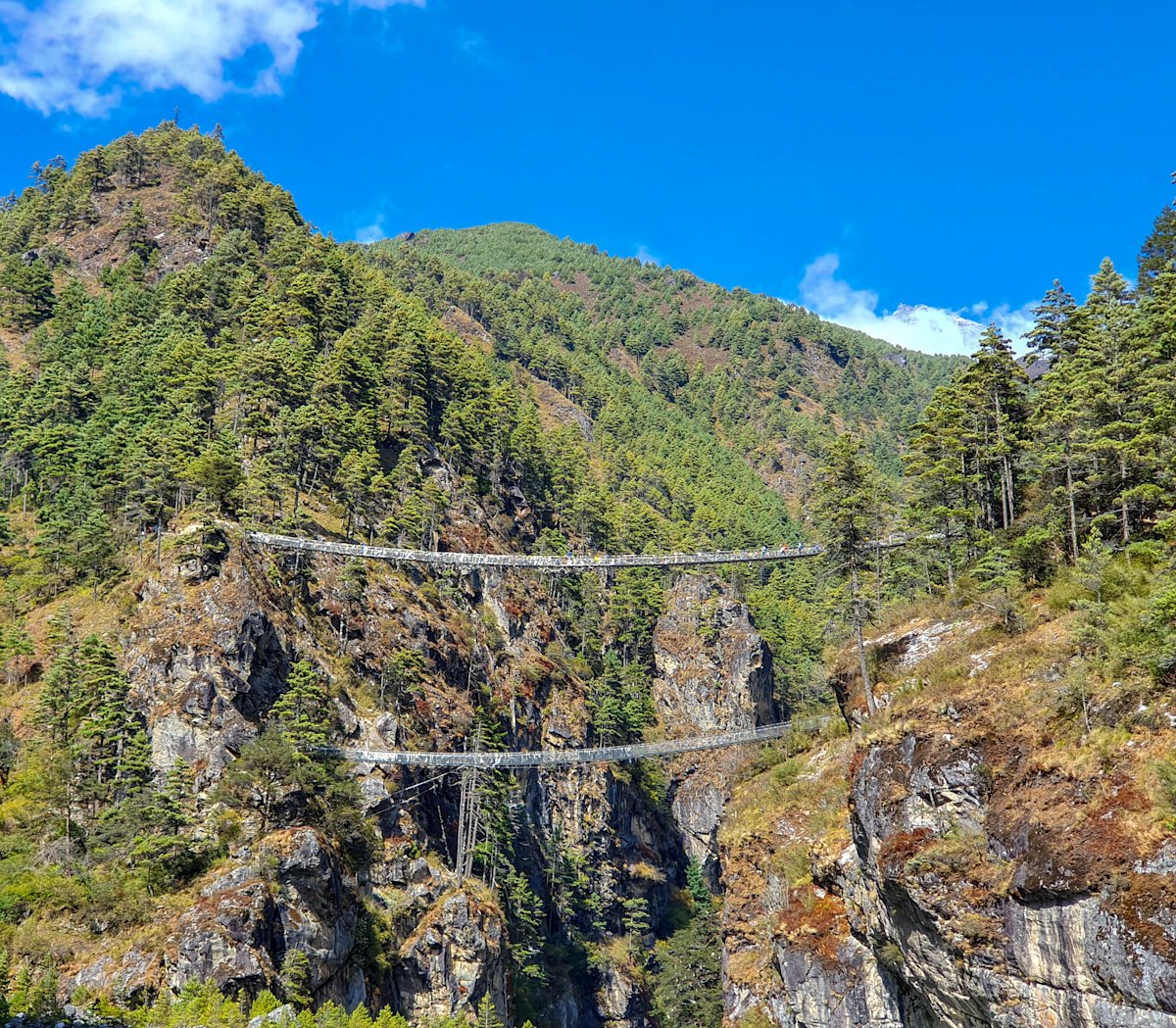 Pur. Hillary Bridge. EBC trek. Nepal