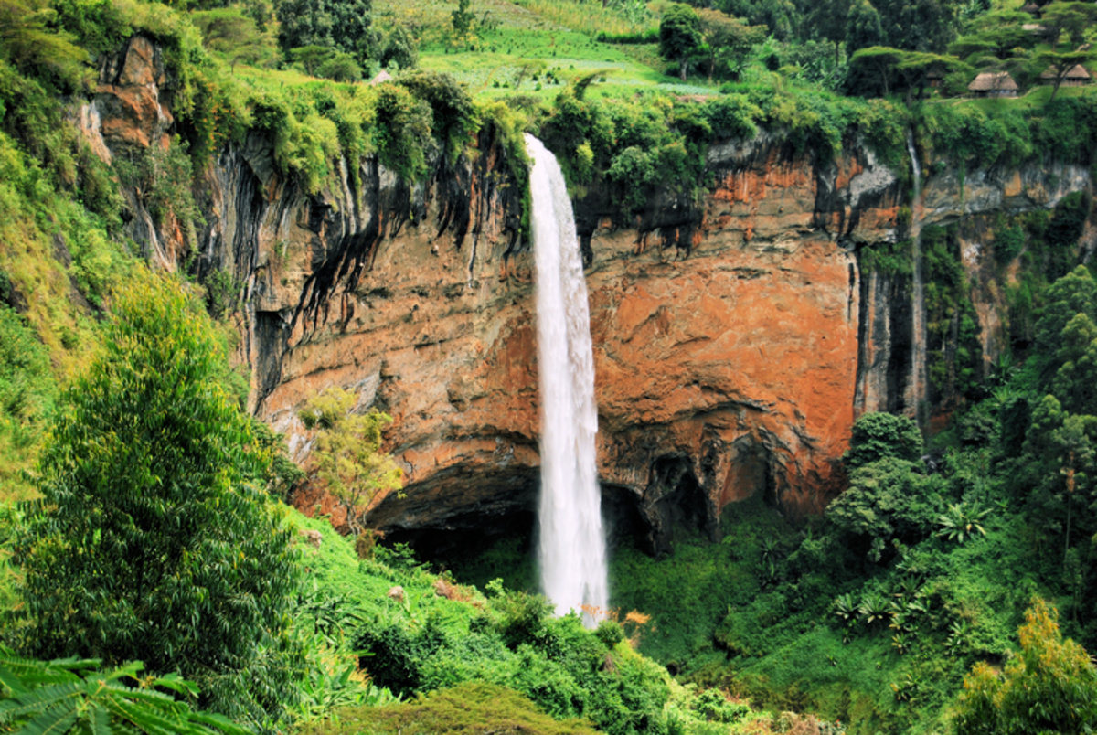 Sipi Falls with lush bush all around | 20 top things to do in Uganda