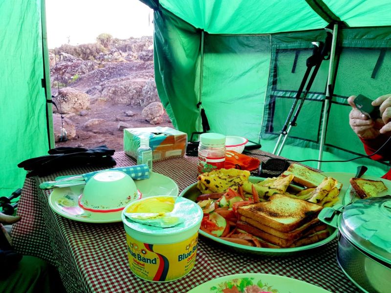 meals tent Kilimanjaro
