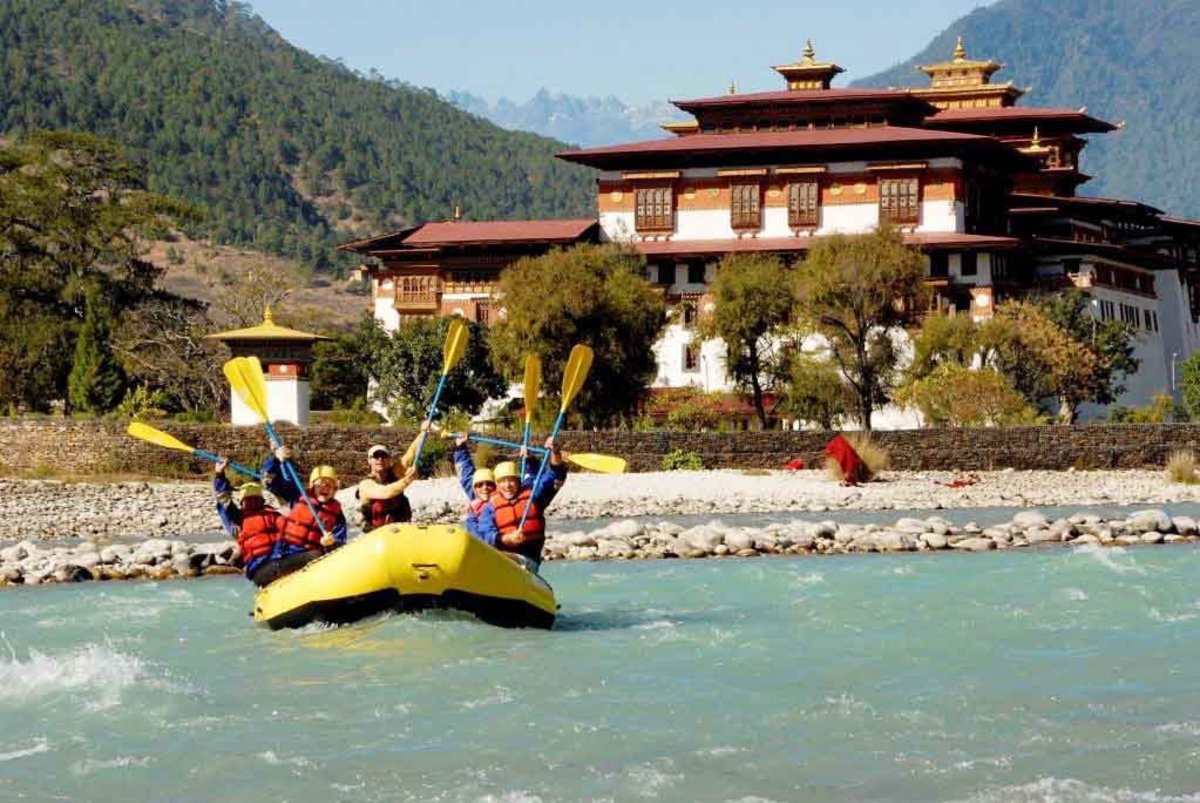 White-water rating near Punakha Dzong fortress in Bhutan