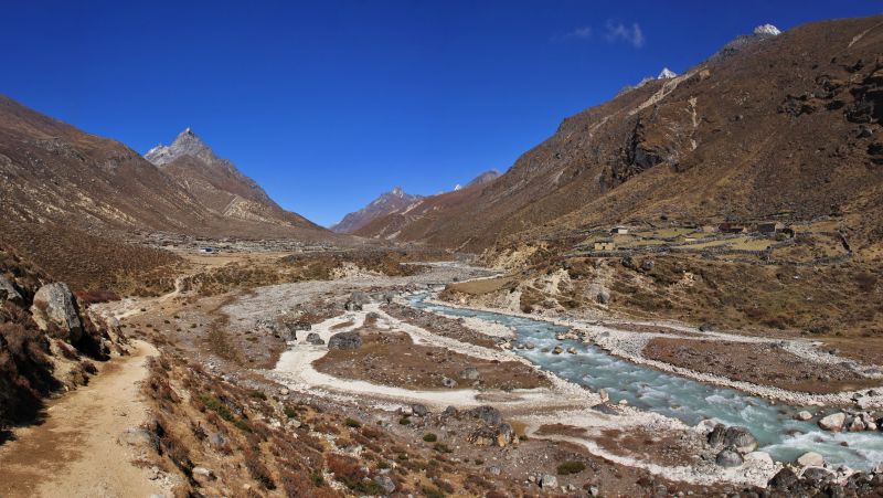 Pur. Bhote Kosi river valley, EBC trek, Nepal