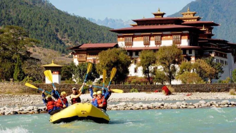 White-water rating near Punakha Dzong fortress in Bhutan