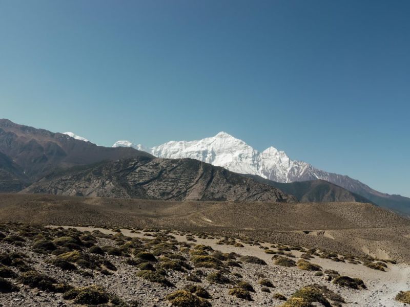 Difficult climbing among the mountains of the Annapurna circuit trek